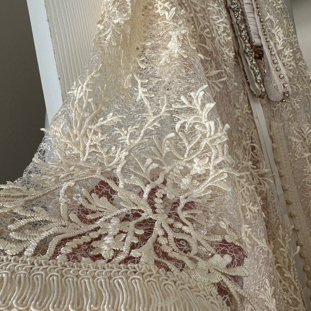 Caftan - Picture 8 of 16